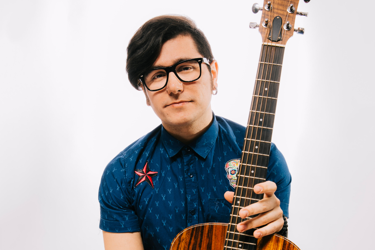 Carlos Azócar te abraza en medio de la pérdida en «Aunque No Estés»