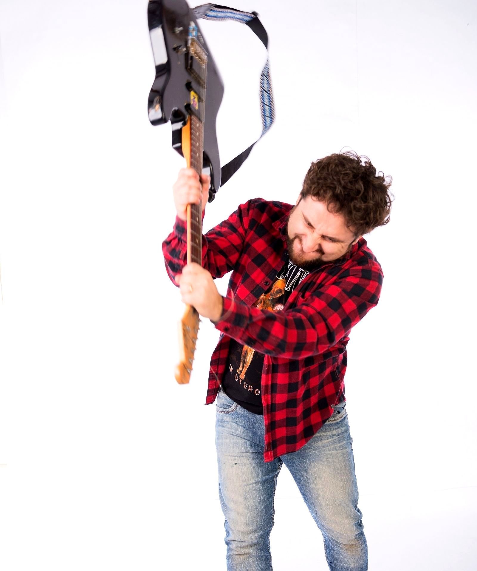 Juanjo Montecinos arremete en contra los «haters» en «Dejen de Odiar»